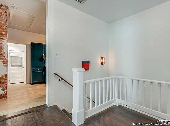 4th image of 530 Pruitt Ave