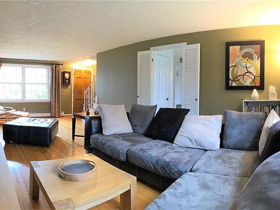 3rd image of 61 Mahogany Dr