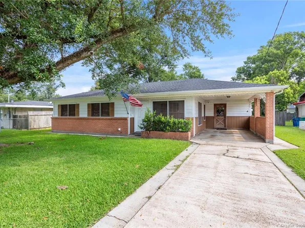 616 Cody St, Sulphur, LA 70663