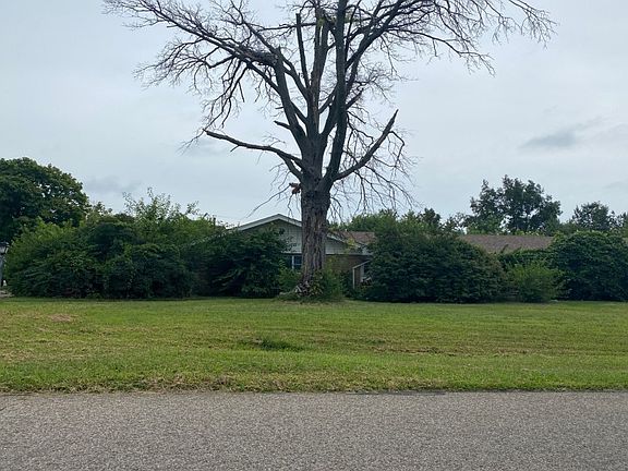 2nd image of 2638 Cranbrook Dr
