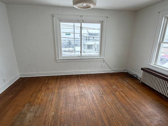 5th image of 2528 Sunset Blvd #1