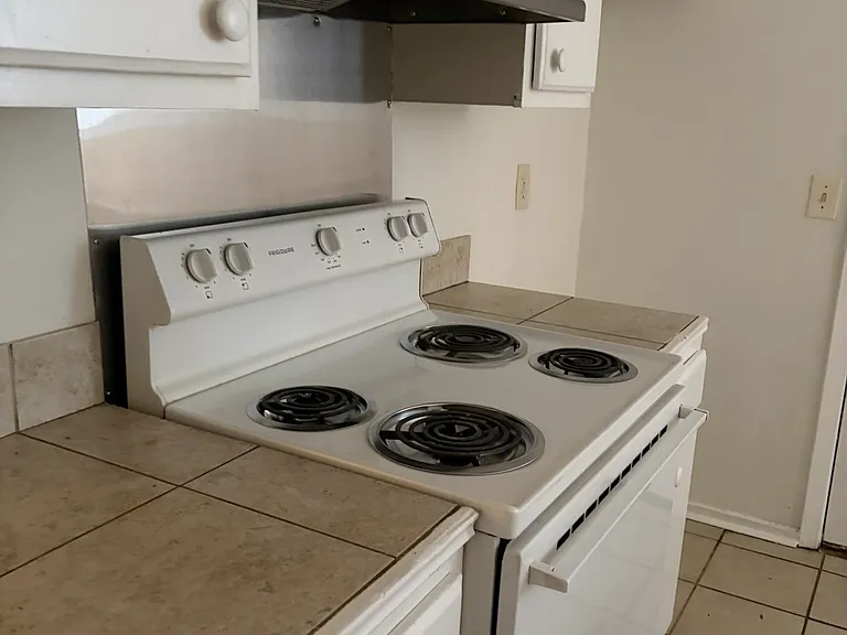 1611 Oak Brook Dr — Photo 16