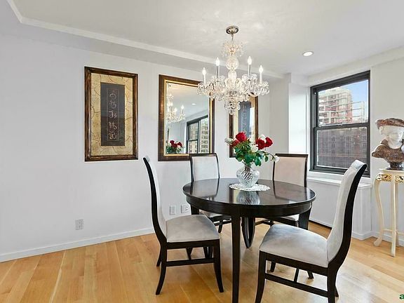 3rd image of 200 E 27th St APT 15F