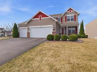 8437 Blazing Star Cir, Shakopee, MN 55379