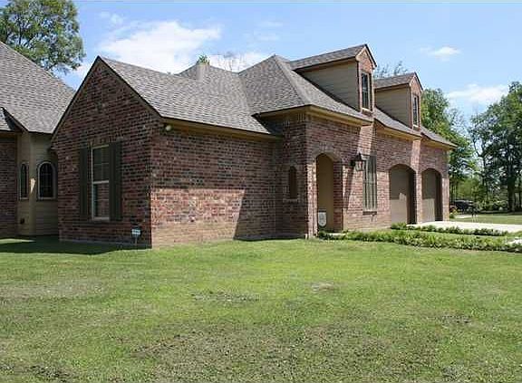 2nd image of 293 Carmen Dr
