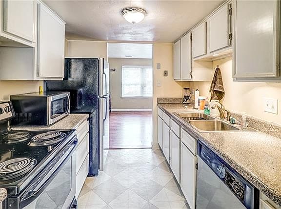 5th image of 9711 Greenmeadow Cir
