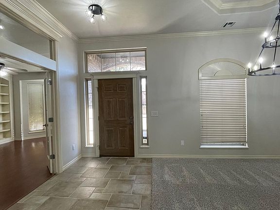ENTRY/FORMAL DINING
