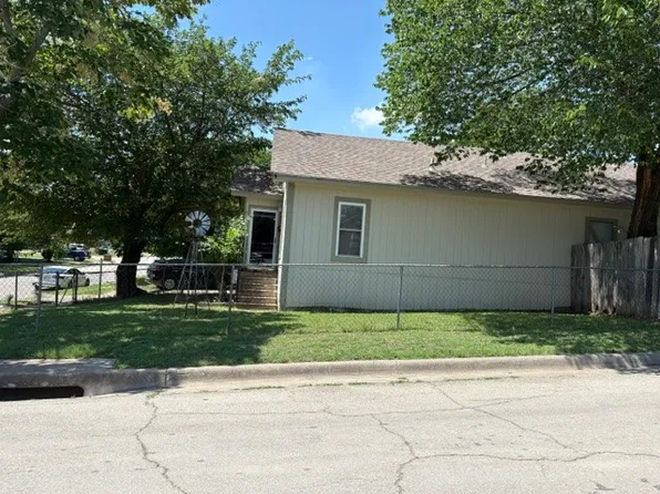 2800 NW 24th St, Fort Worth, TX 76106