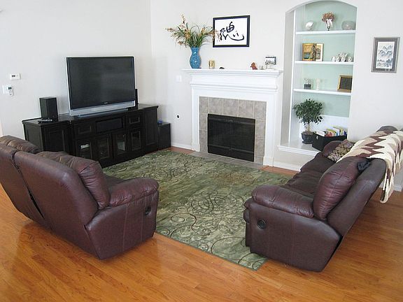 LR w/ Custom Built-In