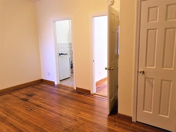 5th image of 4523 40th St APT 1F