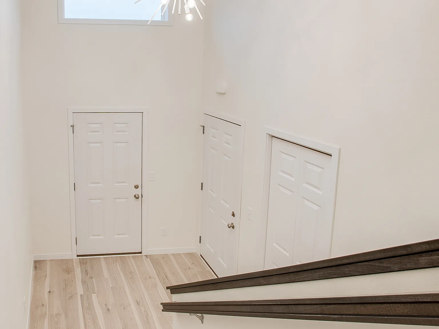3 bed, 2067 sqft, $2,450 — Photo 2