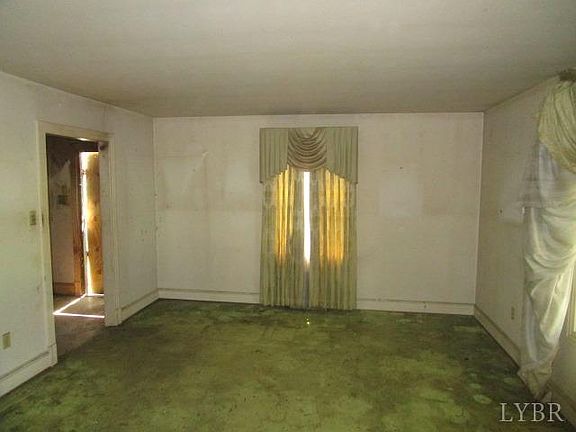 2nd image of 707 Milnwood Rd