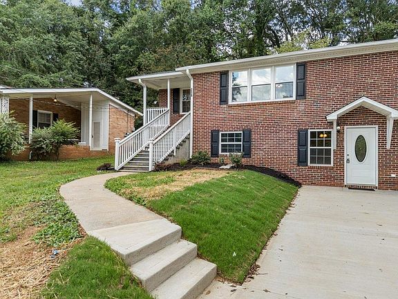 3rd image of 216 Woodview Ave