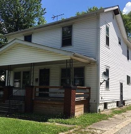 3rd image of 605 Roscoe Ave