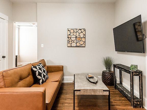 5th image of 4068 Botanical Ave