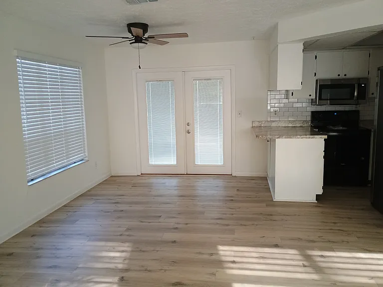 3305 W Nassau St — Photo 3
