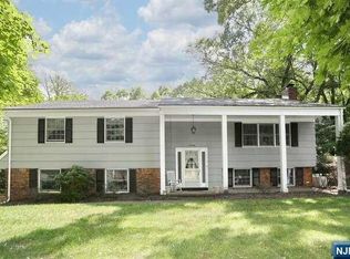 70 Deerfield Ter, Mahwah, NJ 07430