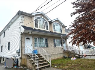 60 8th St, Staten Island, NY 10306