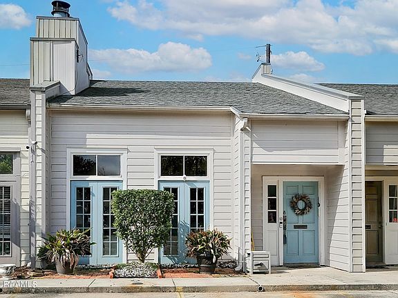 2nd image of 18 Audubon Oaks Blvd