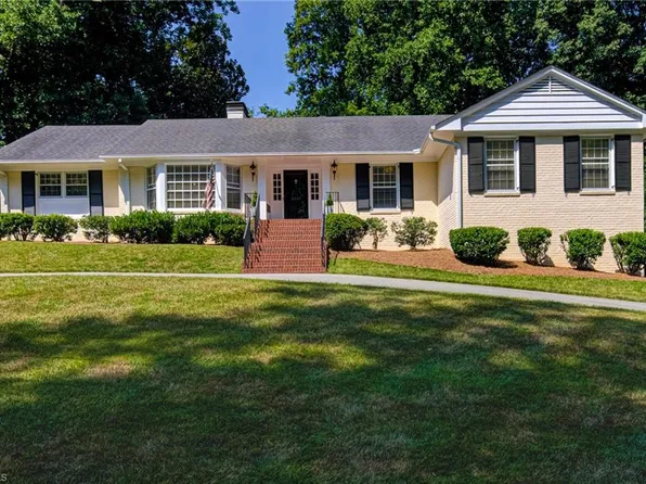 3530 Buena Vista Rd, Winston Salem, NC 27106