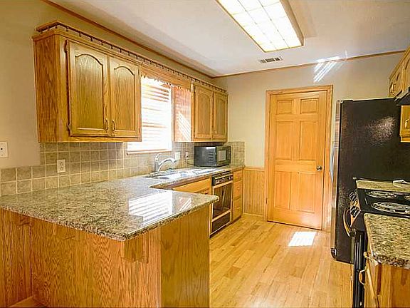 5th image of 9801 Bryn Mawr Cir