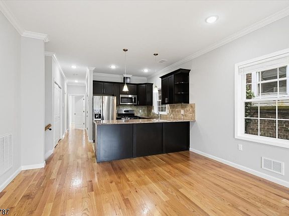5th image of 117 Cross St