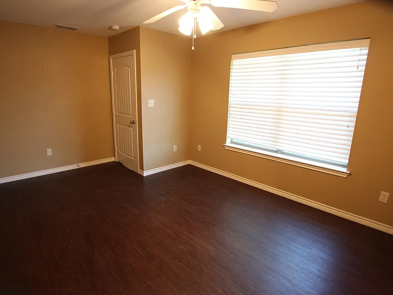 19391 King Ranch Dr — Photo 23