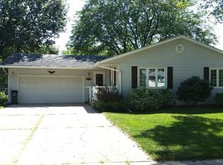 1325 W 42nd St, Davenport, IA 52806