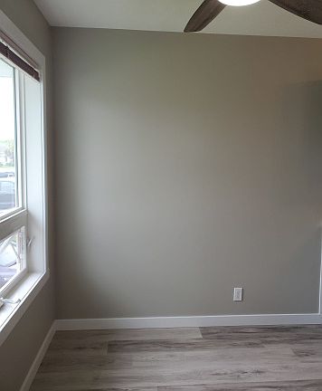 3rd image of 75 Willow Springs Cres