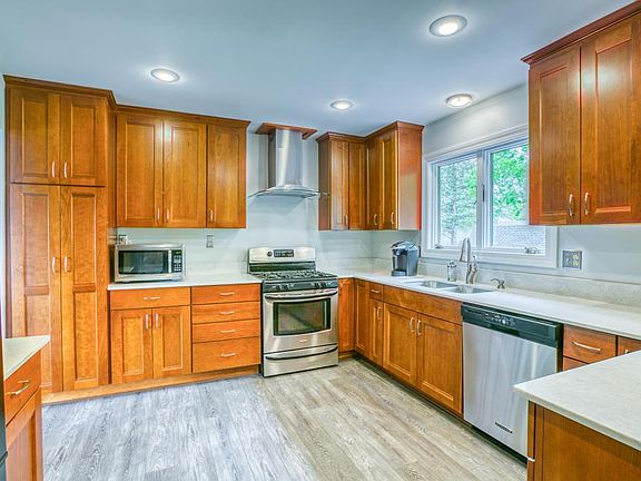 2nd image of 10749 Zieglers Dr N