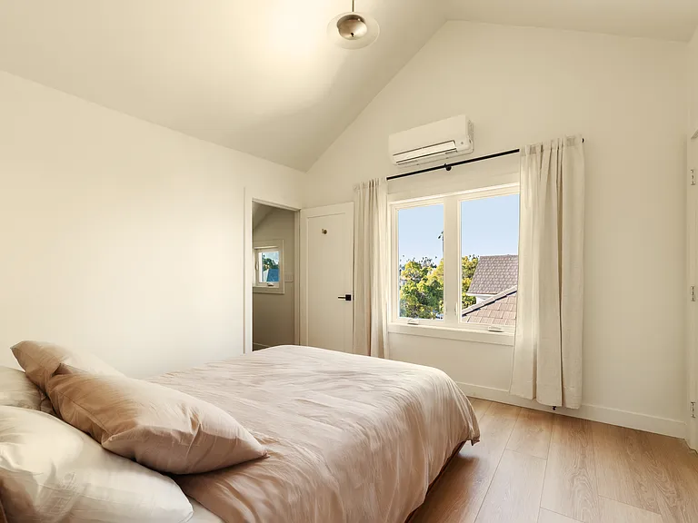 2722 S La Salle Ave #1/4 — Photo 17