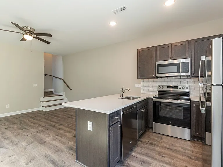 426 N Allen Rd — Photo 14
