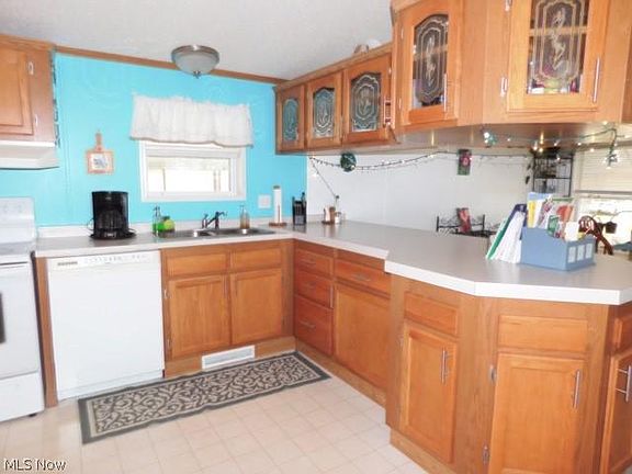 3rd image of 60 Periwinkle Dr