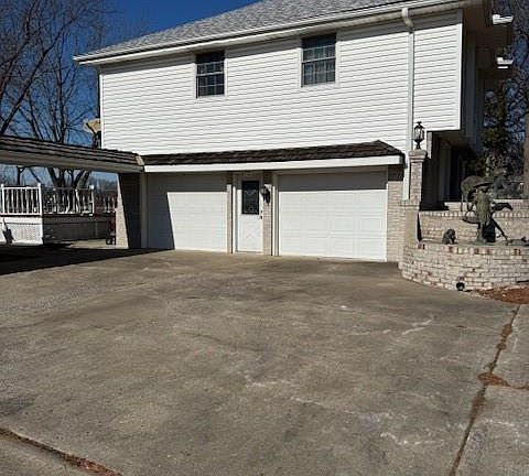 4th image of 802 E Concord Dr
