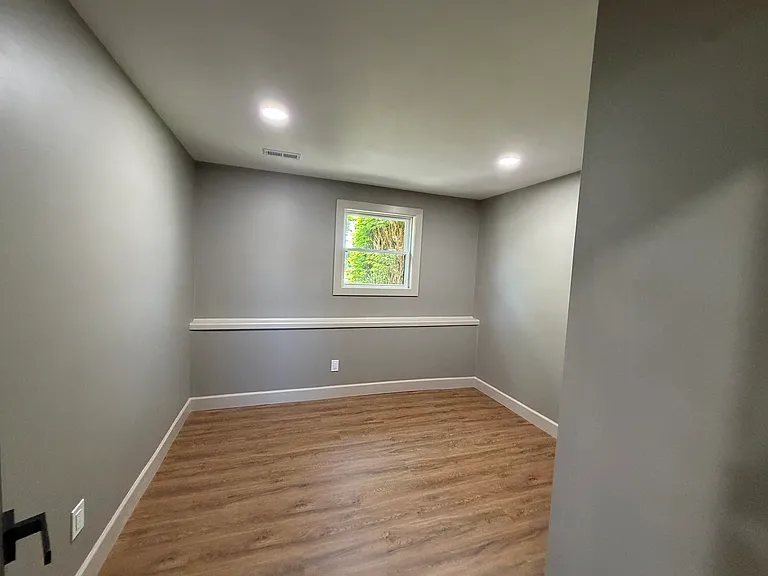 469 Elmhurst Ave — Photo 19