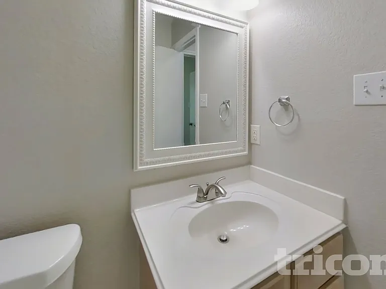 12402 Grossmount Dr — Photo 17