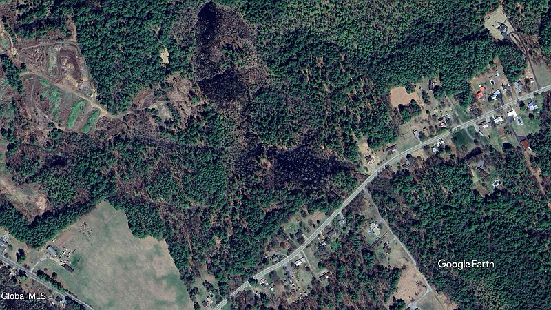 3rd image of 86 Fuller Road