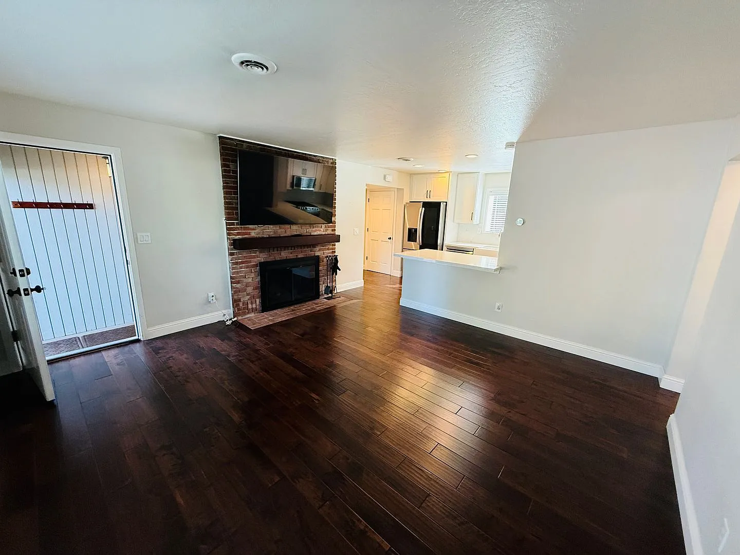 Beautiful 3 bed 1 bath house for rent in South Lake Tahoe — Photo 4
