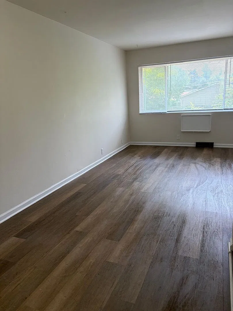 Mano Realty LLC — Photo 4