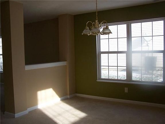 3rd image of 7819 Fox Glen Dr