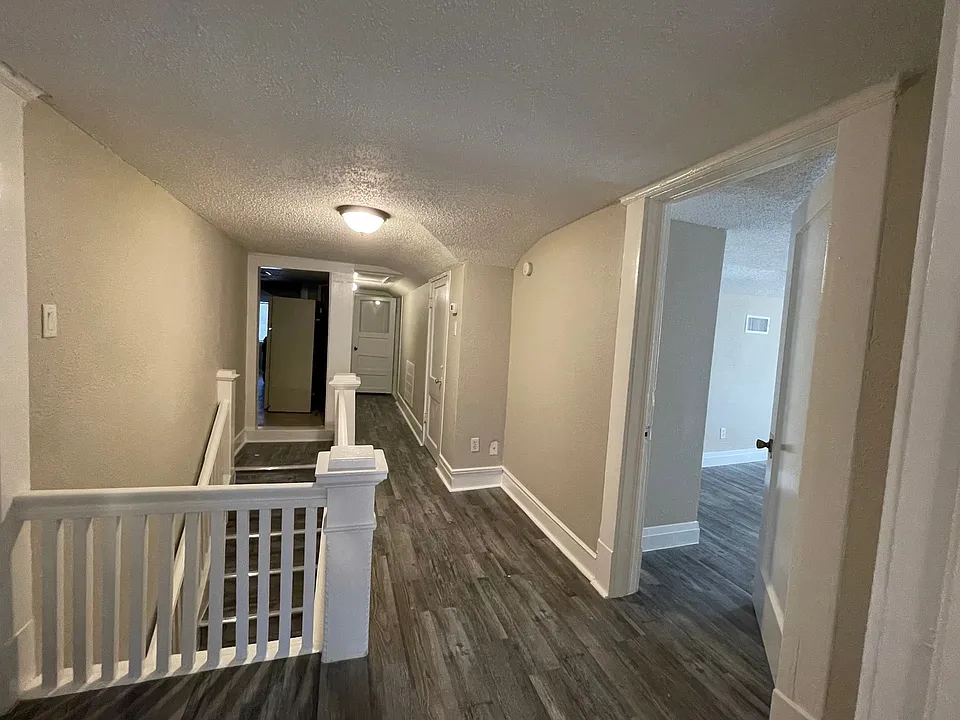 5208 E Side Ave #1