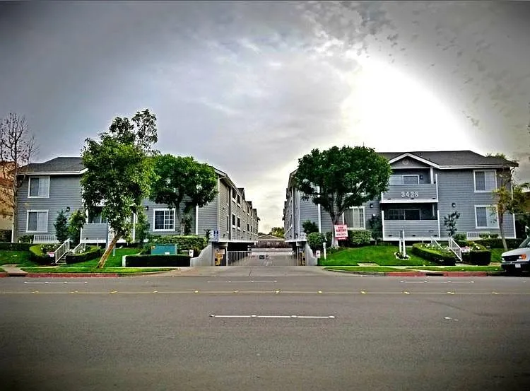 3424-3428 W Orange Ave