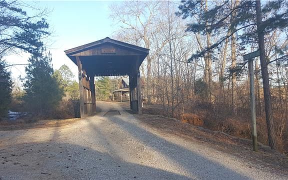 4th image of 41 Railroad Pike
