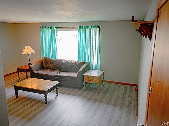 3rd image of 569 French Rd