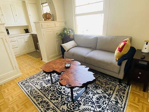 4th image of 1840 Sacramento St #402