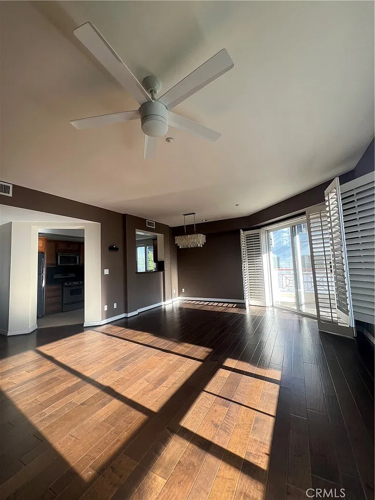 2 bed, 1336 sqft, $3,900 — Photo 4