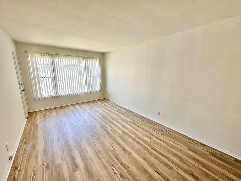 M-E Bldg 1 — Photo 1