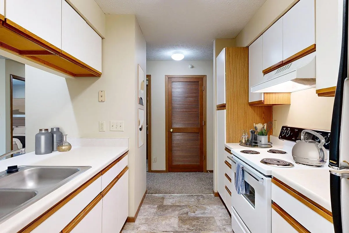 Pine Lake Heights Apartments — Photo 2