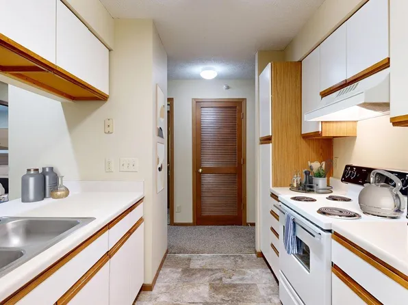 Pine Lake Heights Apartments