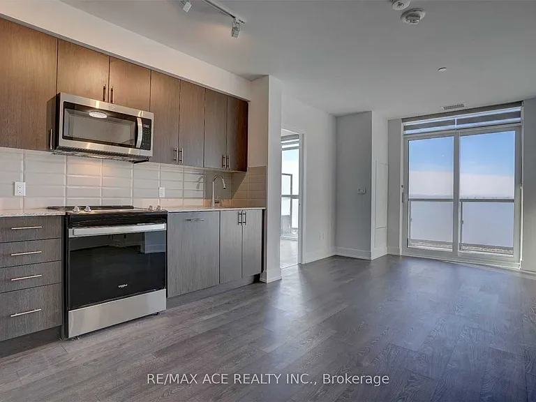 2550 Simcoe St N #218 — Photo 12